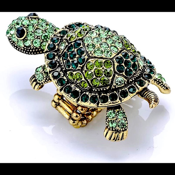 lolas_boutique_ Jewelry - Beautiful turtle Austrian crystals stretch ring